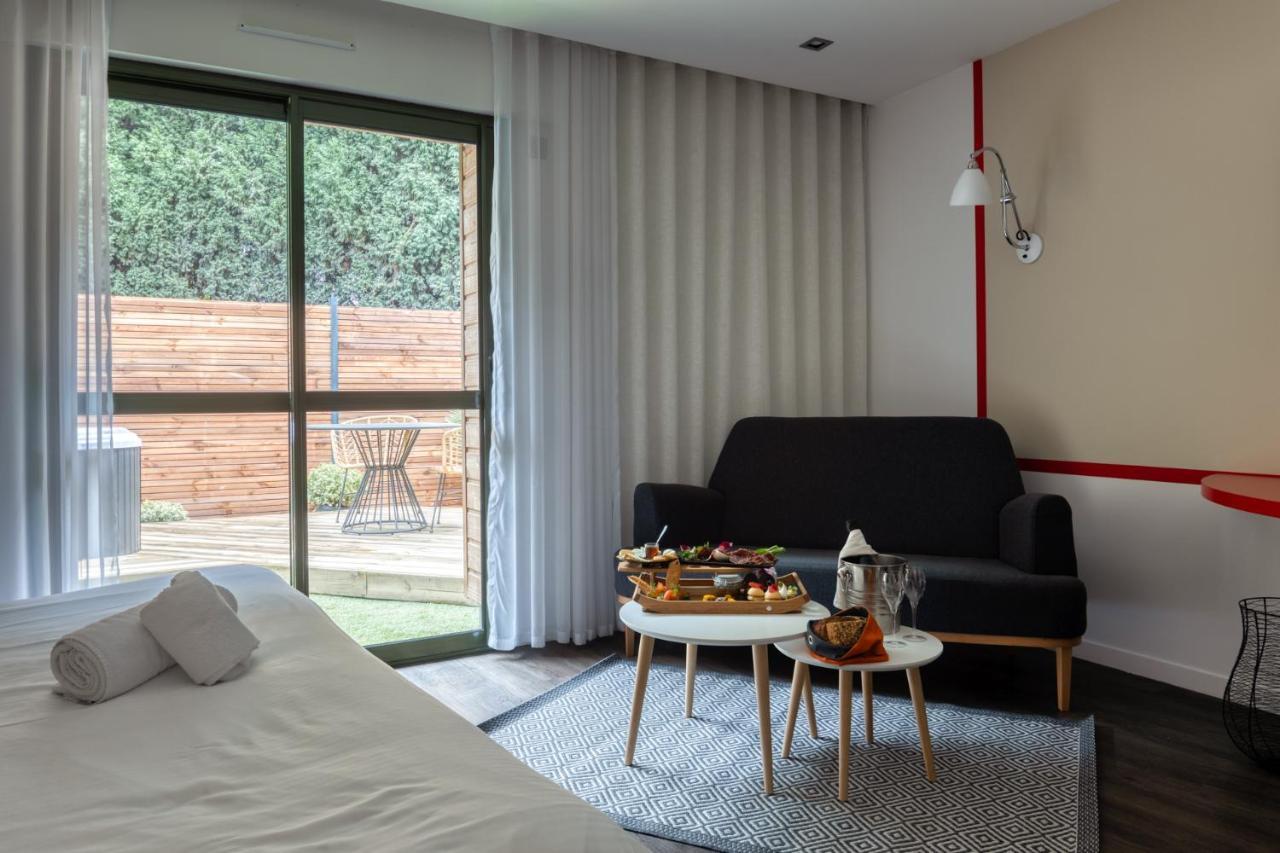 Logis Domaine Du Moulin Cavier Hotell Avrillé Eksteriør bilde