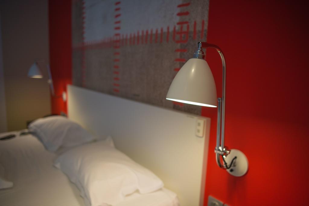 Logis Domaine Du Moulin Cavier Hotell Avrillé Eksteriør bilde