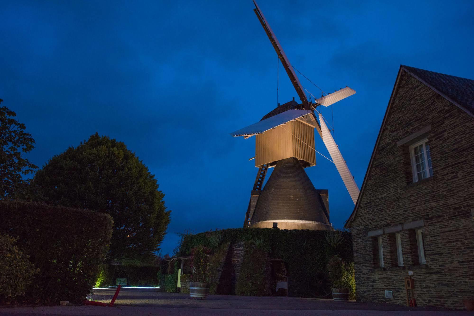 Logis Domaine Du Moulin Cavier Hotell Avrillé Eksteriør bilde
